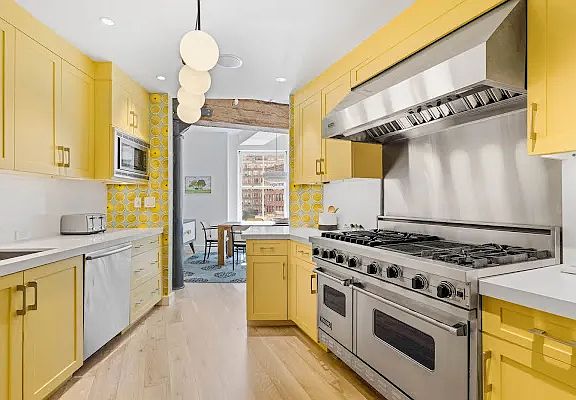 4th image of 161 Duane St APT 4A