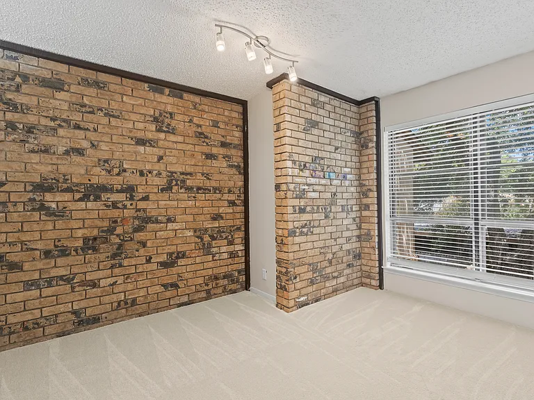 2015 Warnford Pl #2015 — Photo 26