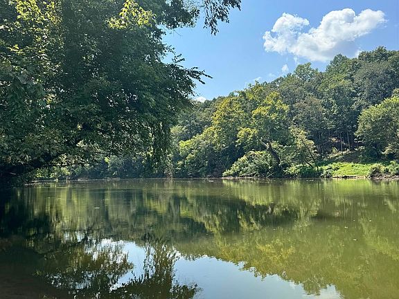 2nd image of 2270 Birmingham Rd