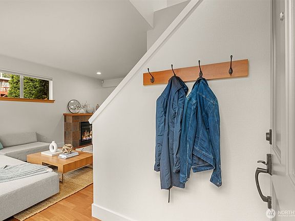 5th image of 2815 24th Avenue S