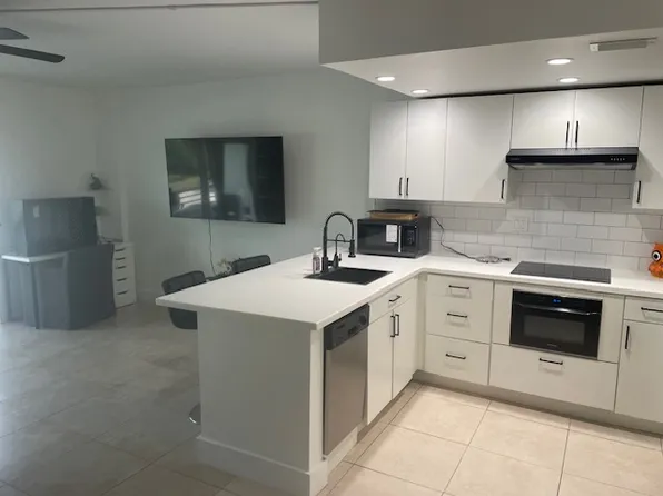 2900 NE 30th St, Fort Lauderdale, FL