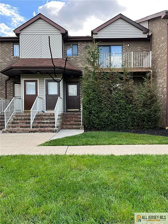 2 bed, 2.0 bath, 936 sqft, $2,350 — Photo 1