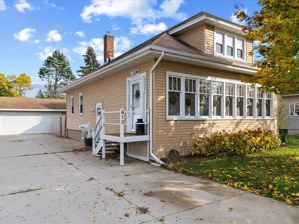 612 1st St, Kewaunee, WI 54216