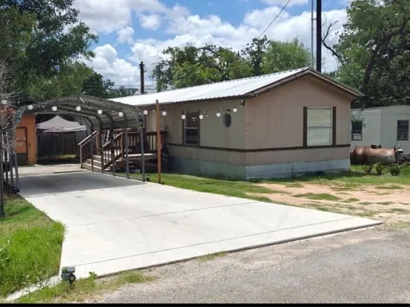 703 Fir Ln, Cottonwood Shores, TX 78657