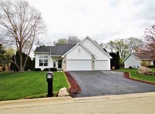 2105 Broadmoor Rd, Rockton, IL 61072