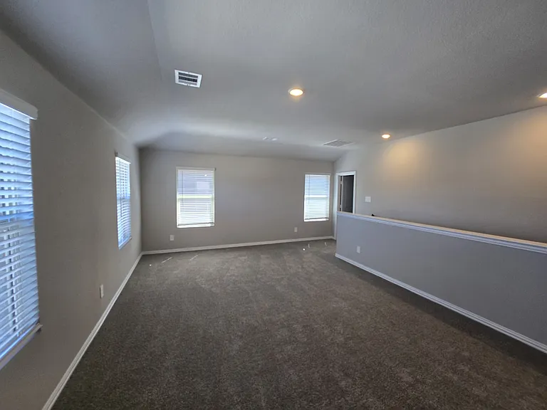 2223 Cliff Springs Dr — Photo 23