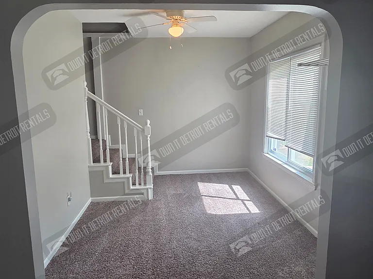 22889 Oakwood Ave — Photo 6