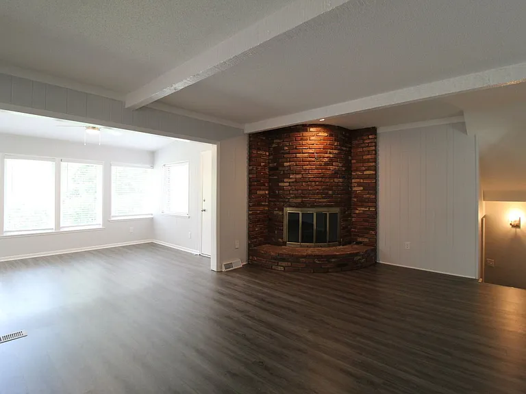 9913 Perry Dr — Photo 13