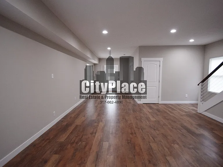 1399 Hoefgen St — Photo 3