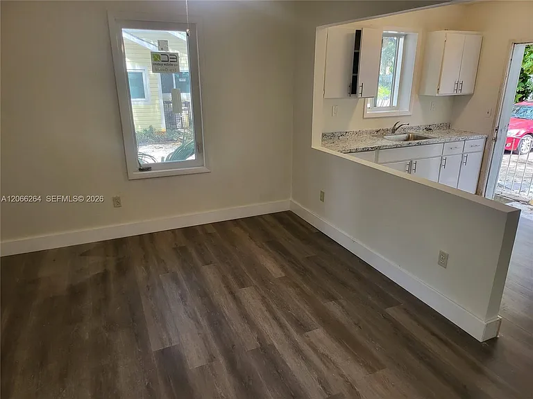 293 NE 80th Ter — Photo 10