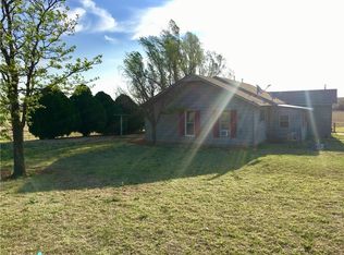 10248 N 2020 Rd, Hammon, OK 73650