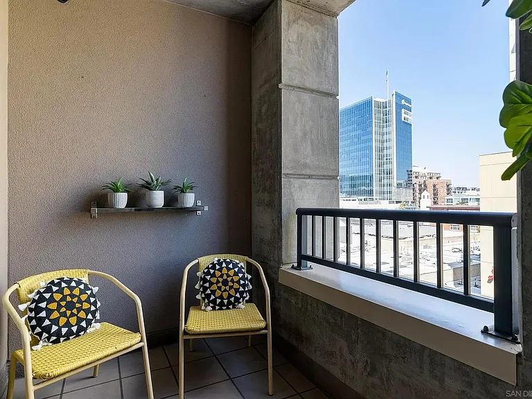 530 K St #614 — Photo 12