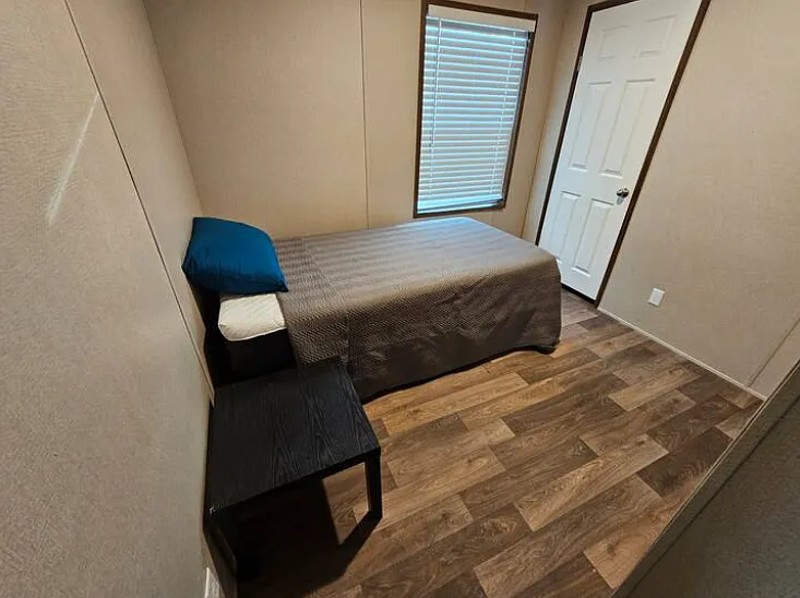 4 bed, $3,900 — Photo 2