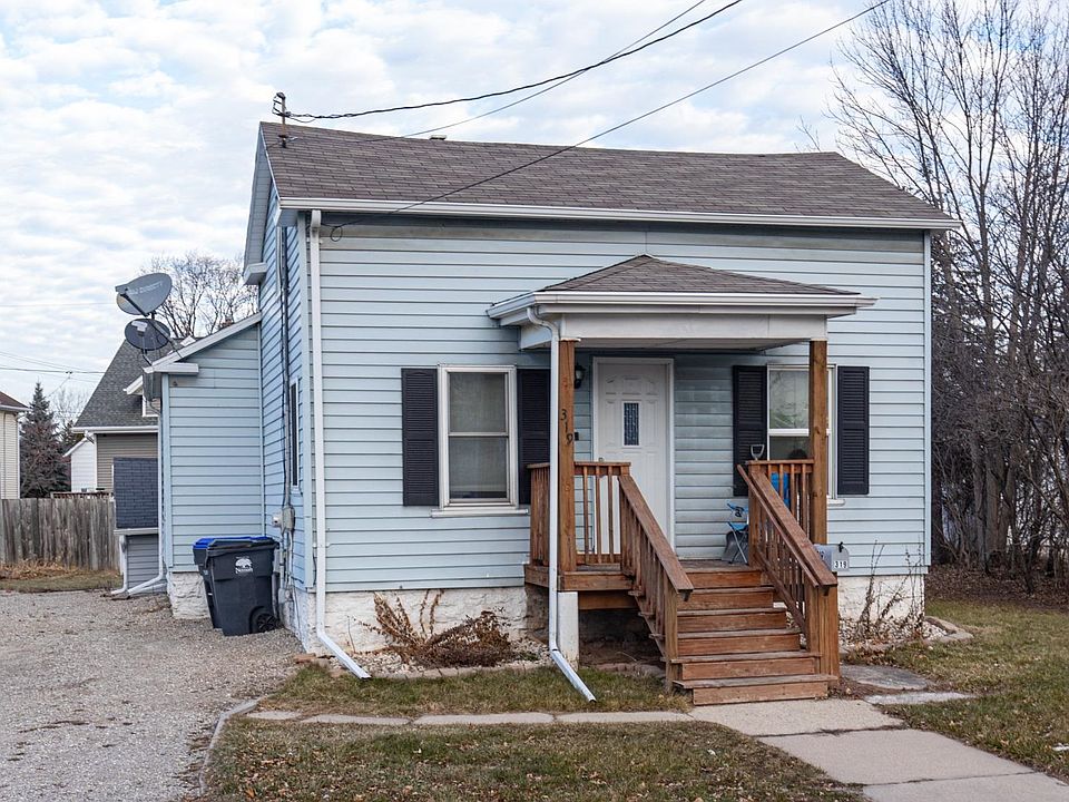 1st image of 319 W Winneconne Ave