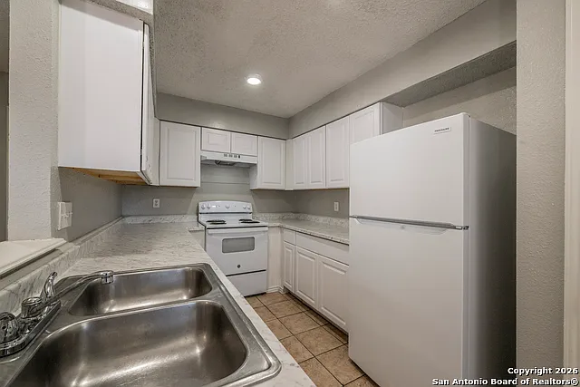 7524 Oak Chase — Photo 8