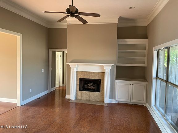 3rd image of 134 Creekside Dr