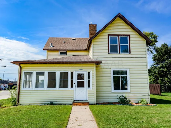 102 8th Ave N, Casselton, ND 58012