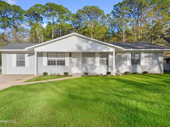 102 Niagra St, Ocean Springs, MS 39564