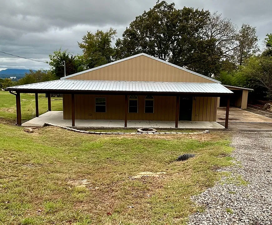 4 Silver Hills Ln
