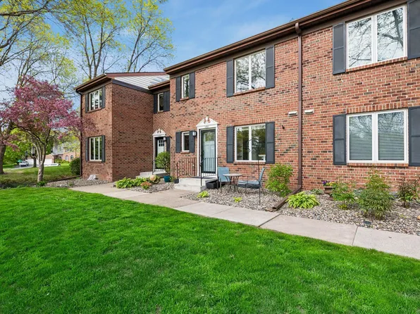 1092 Ivy Hill Dr, Mendota Heights, MN 55118