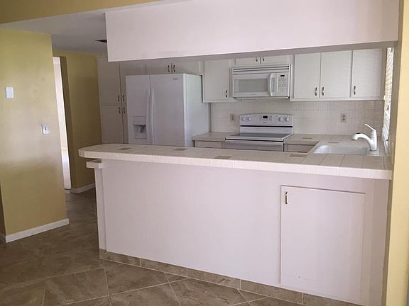 5th image of 5362 Chippendale Cir W