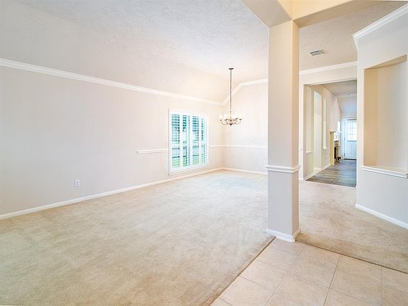 4th image of 3808 Oakwilde Cir