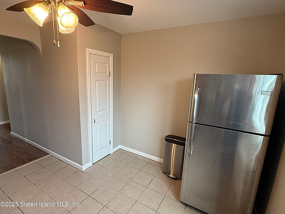 4th image of 63 Dongan Ave