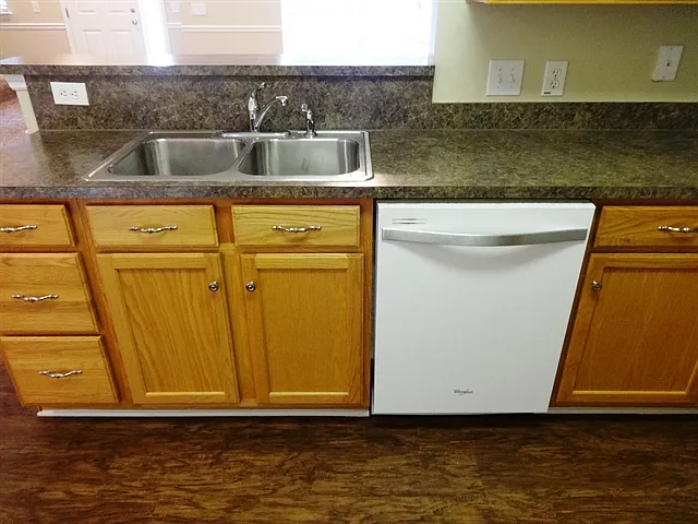 3 bed, 2.5 bath, 1410 sqft, $2,175 — Photo 4