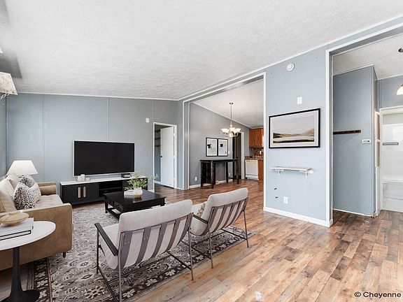3rd image of 809 Sunridge Dr