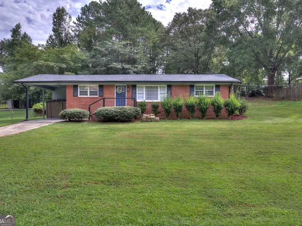 424 Blackberry Ln, Lindale, GA 30147