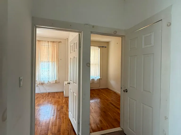 9415 Foster Ave #4 — Photo 4