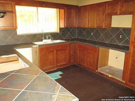 3rd image of 200 Harriett Dr