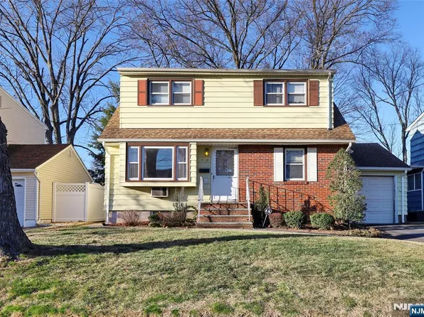 9-14 Essex Pl, Fair Lawn, NJ 07410