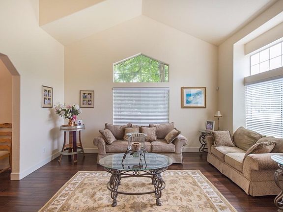 3rd image of 1922 Rainier Cir