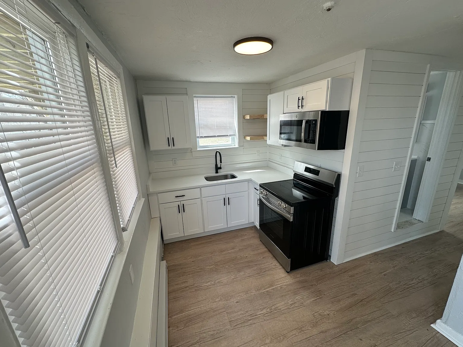 1 bed, 462 sqft, $2,100 — Photo 2