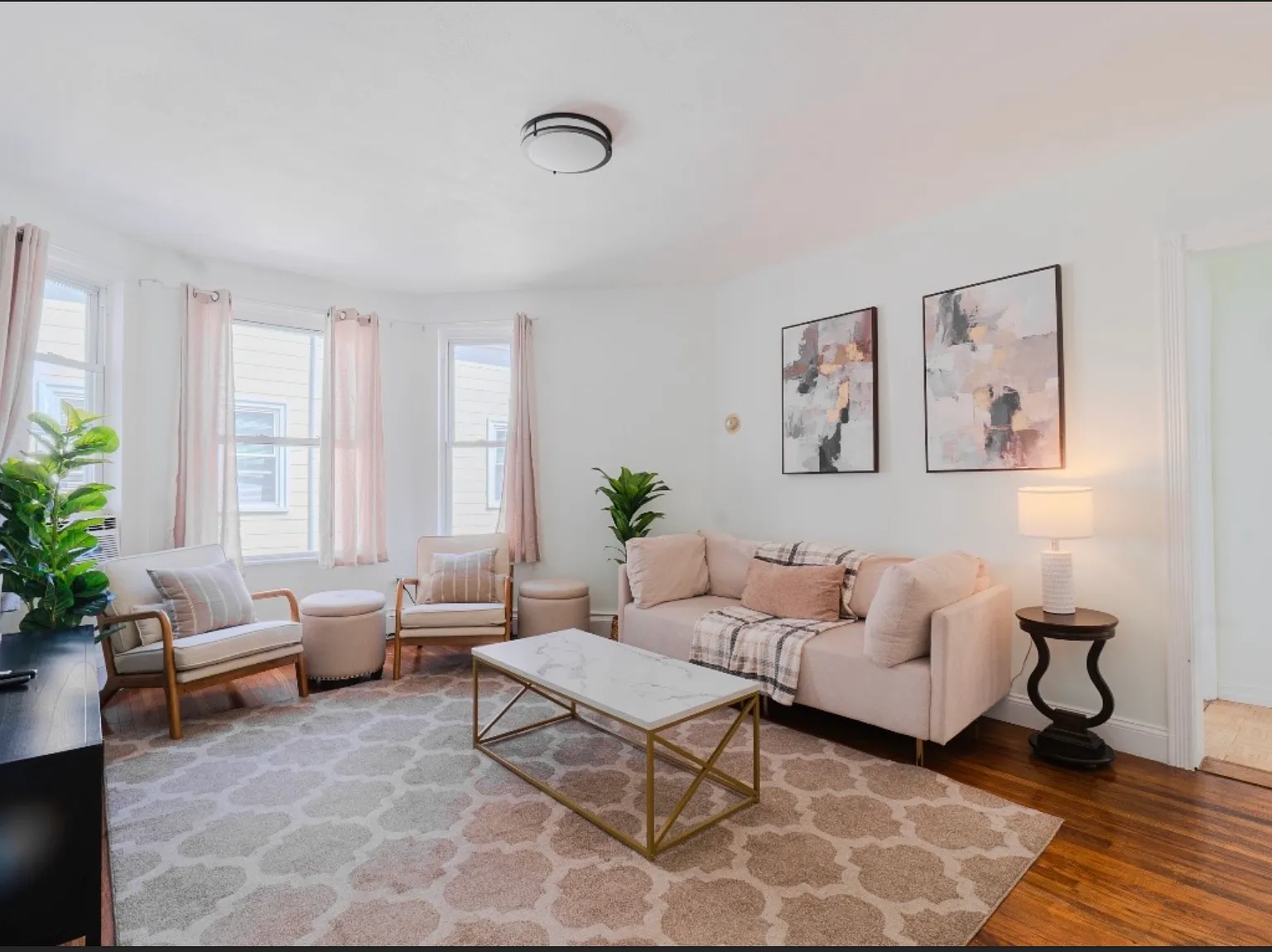 4 bed, 1800 sqft, $4,500 — Photo 2