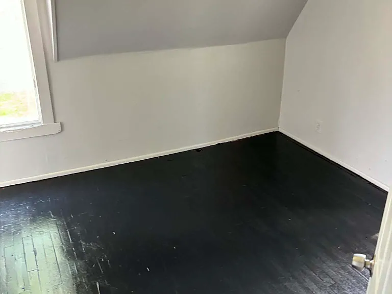 2324 S Saginaw St — Photo 11