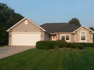 6062 Maple Ridge Dr, Bay City, MI 48706