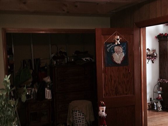 4th image of 44 Wood St