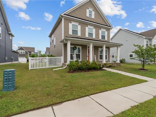 954 Olmstead St, Chesapeake, VA 23323