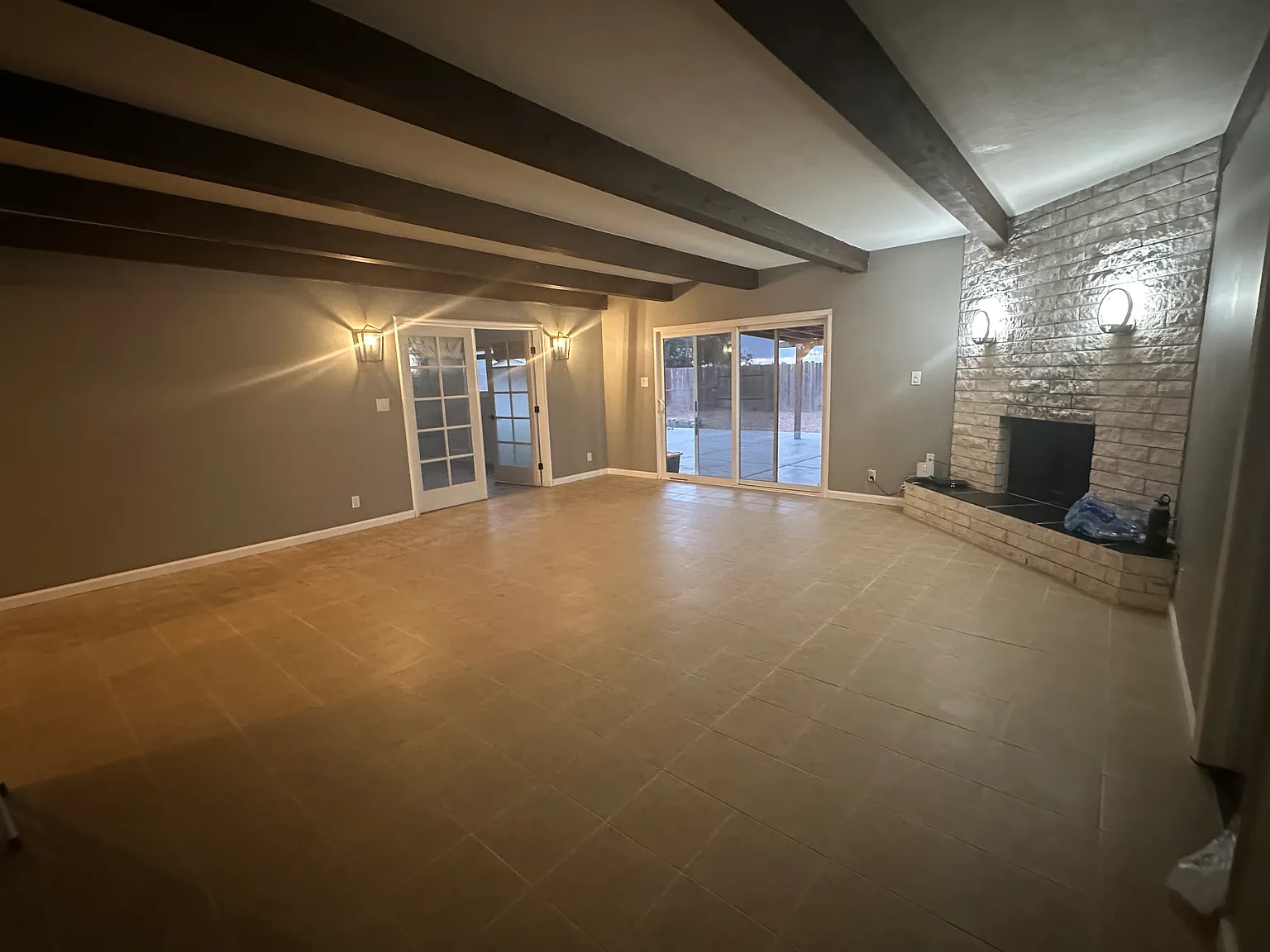 4 bed, 2030 sqft, $4,200 — Photo 2