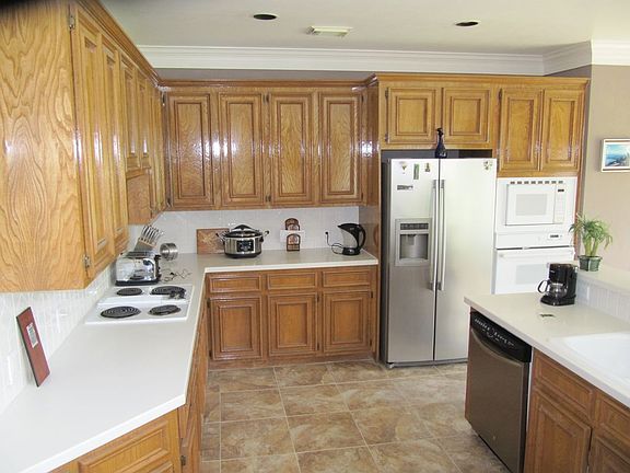 4th image of 1410 Hillside Forest Dr
