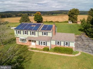 125 Lake View Dr, Elverson, PA 19520