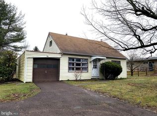 825 E Walnut St, Perkasie, PA 18944