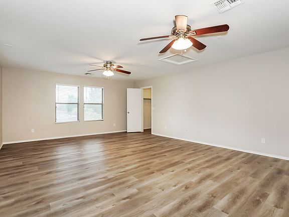 5th image of 1149 E Lowell Ave