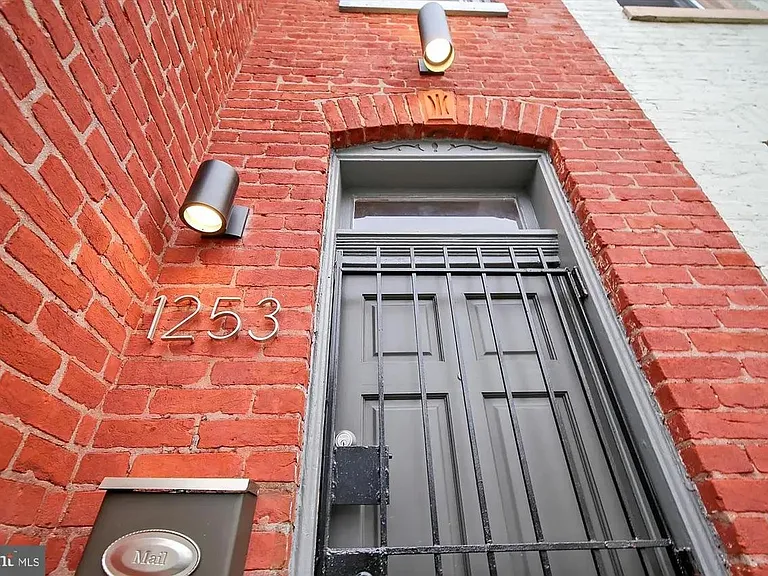 1253 Wylie St NE — Photo 4