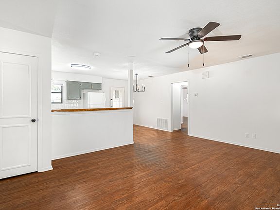 4th image of 109 OAK GROVE