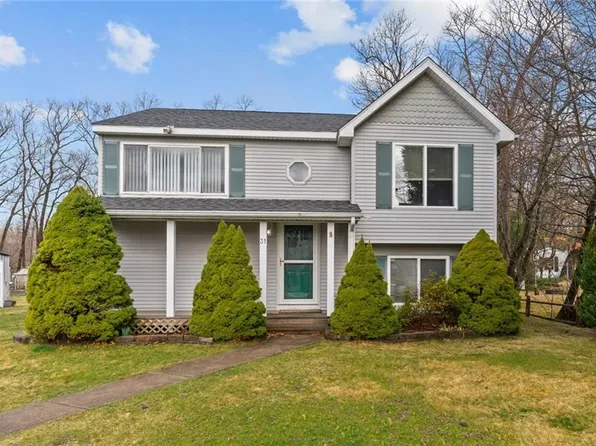 31 Chestnut St, Cumberland, RI 02864