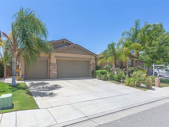 3rd image of 27427 Stonehurst Dr