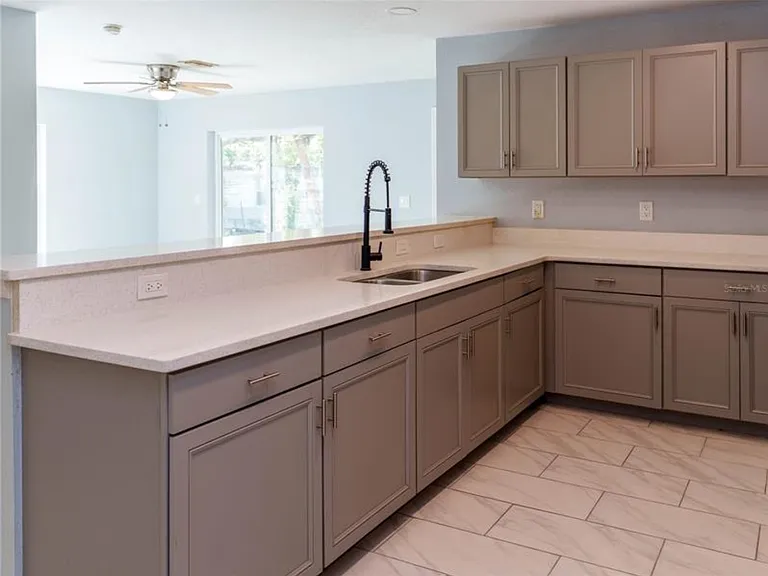 133 W Park Ave #B — Photo 3
